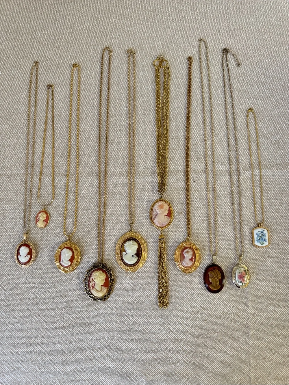 Vintage Faux Cameo 50pc Collection Estate Brooch Necklace Earrings & Jewelry Box
